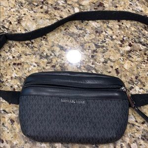 Michael Kors Fanny Pak